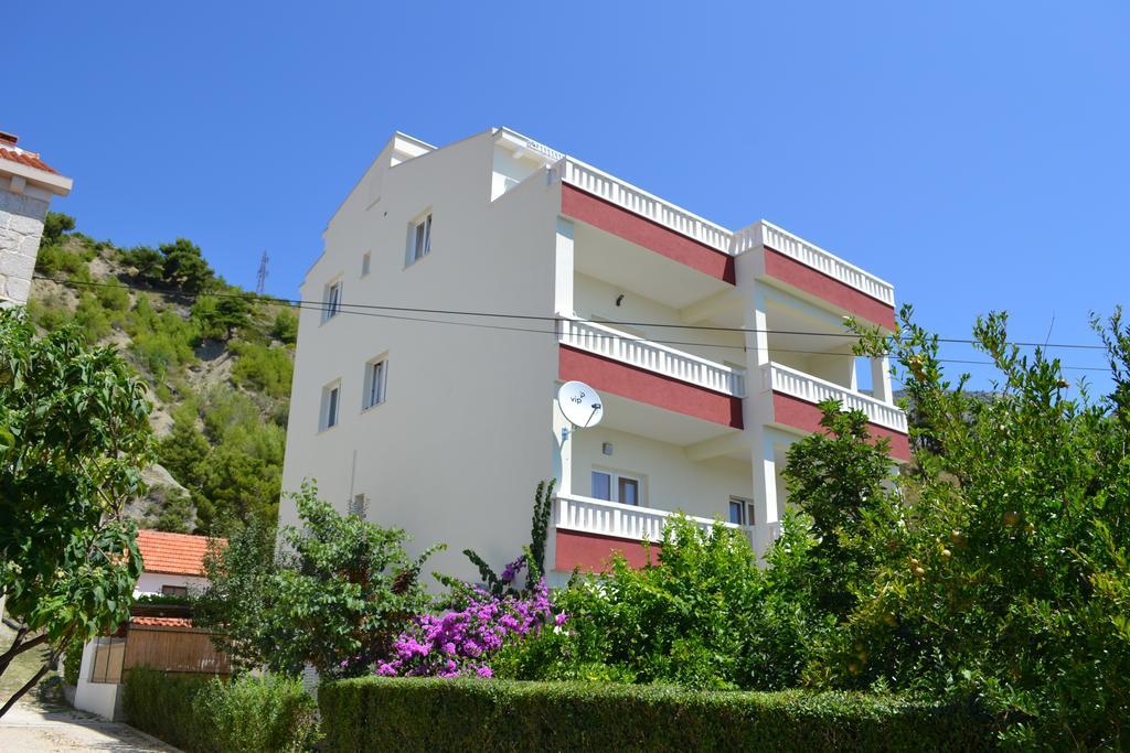 Apartments Kadenca Омиш Экстерьер фото